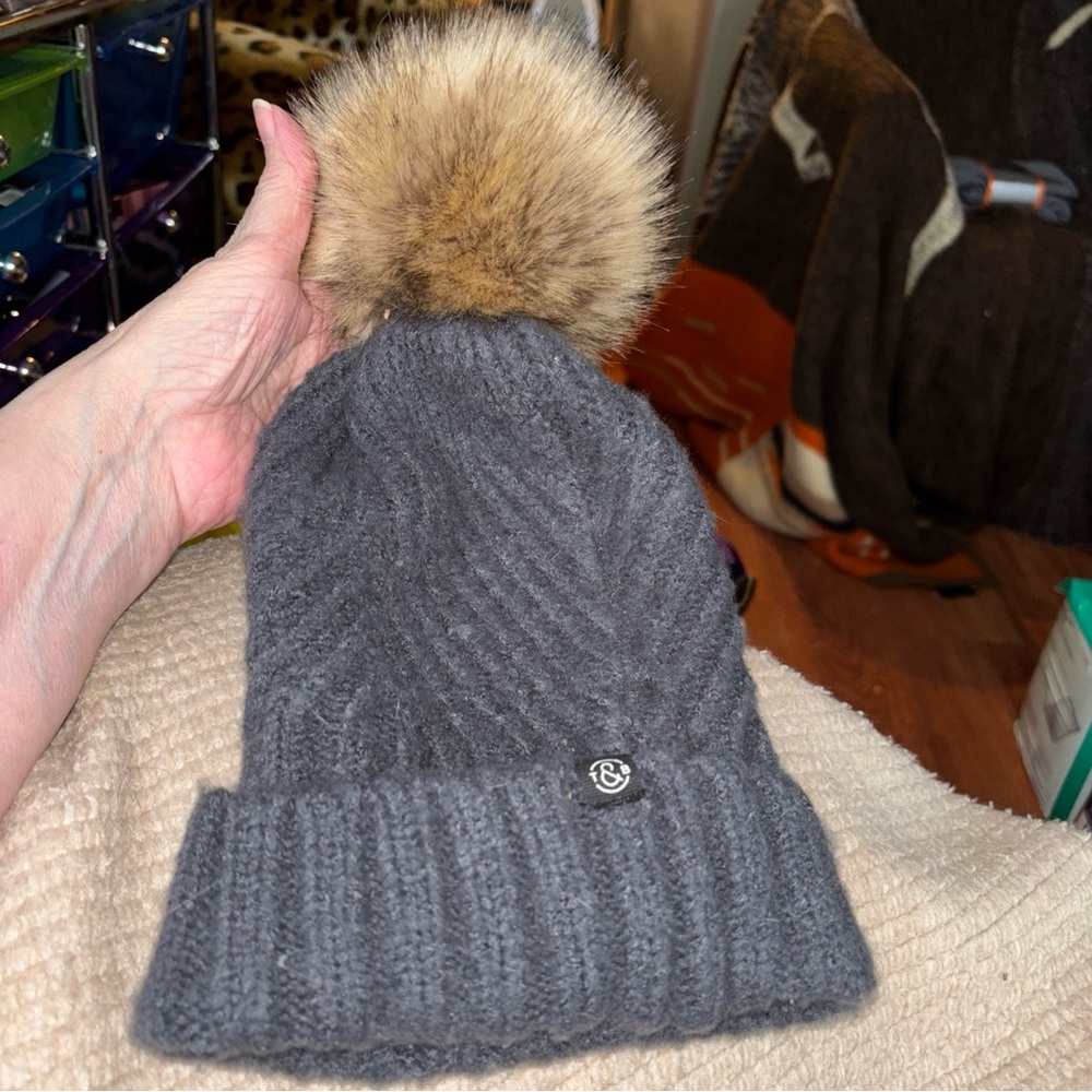 Women's Treasure &  Bond Blue Cable Knit Beanie with Faux Fur Pompom.  NWT!